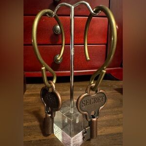 Like New Hanging brass earrings with keys